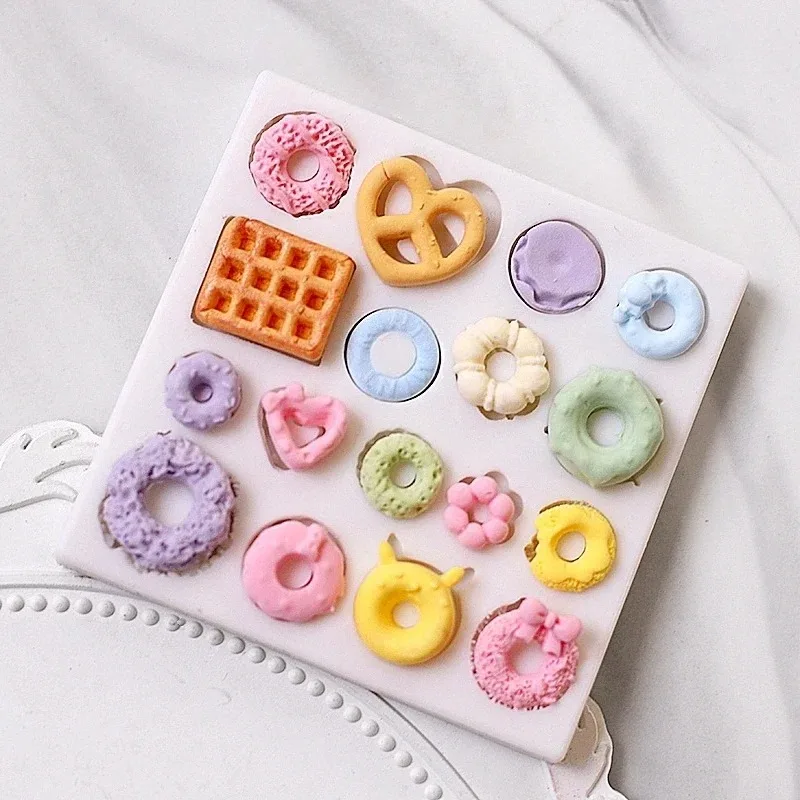 Bunny Cake Mold - แม่พิมพ์ซิลิโคนรูปกระต่ายน้อยน่ารัก บ้านแครอท สำหรับทำโดนัท บิสกิต ลูกอม ครีม